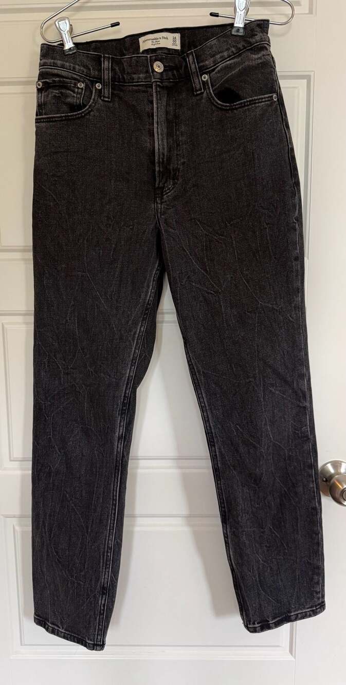 Abercrombie & Fitch The Mom High Rise Jeans in Washed Black